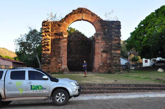 A igreja incompleta de Nossa Senhora dos Pretos, em Natividade - TO
